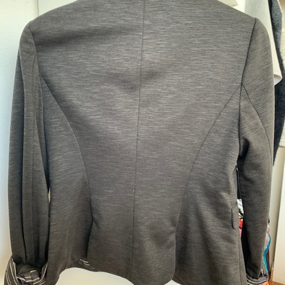 Blazer - Picture 4 of 4